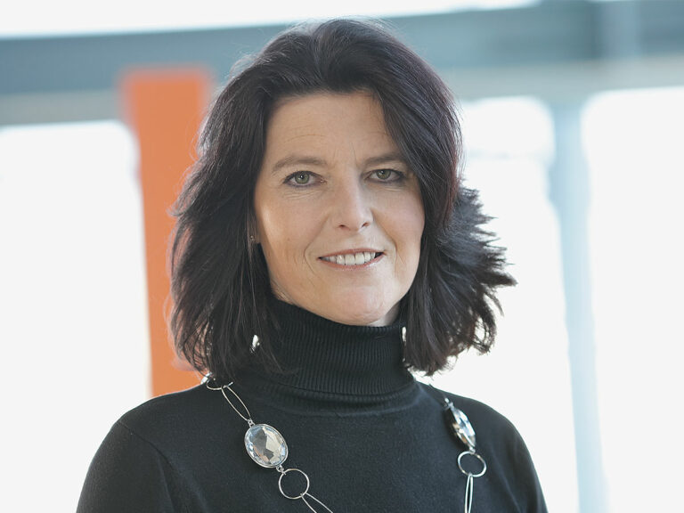 Claudia Hoffmeister